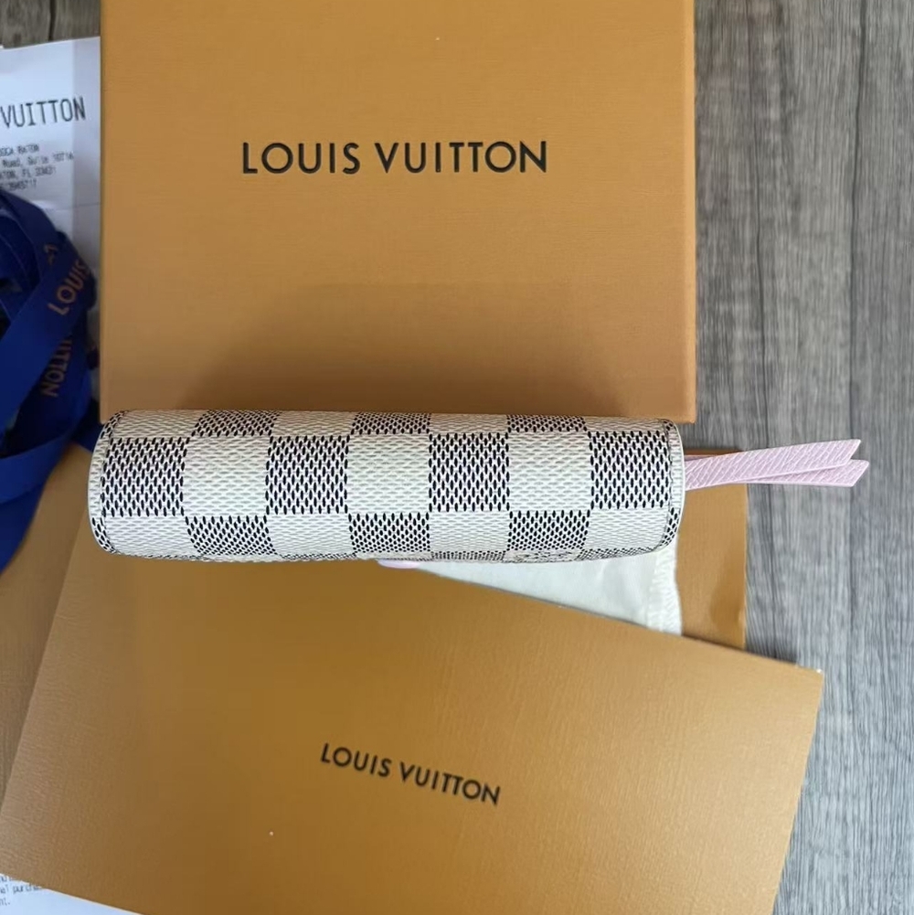 Louis Vuitton Victorine Wallet - Picture 5 of 11